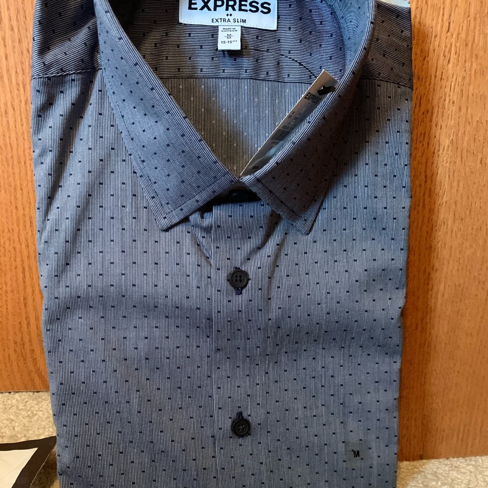 NWT Express Extra Slim M Button Down